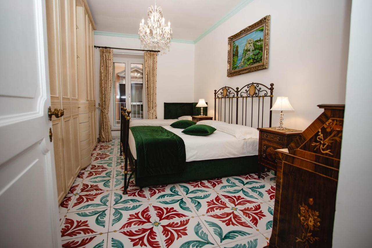 Delfini Trevi House Hotell Rom Exteriör bild