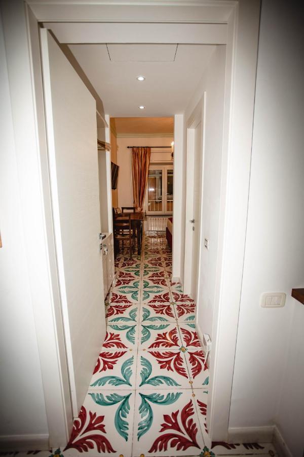 Delfini Trevi House Hotell Rom Exteriör bild