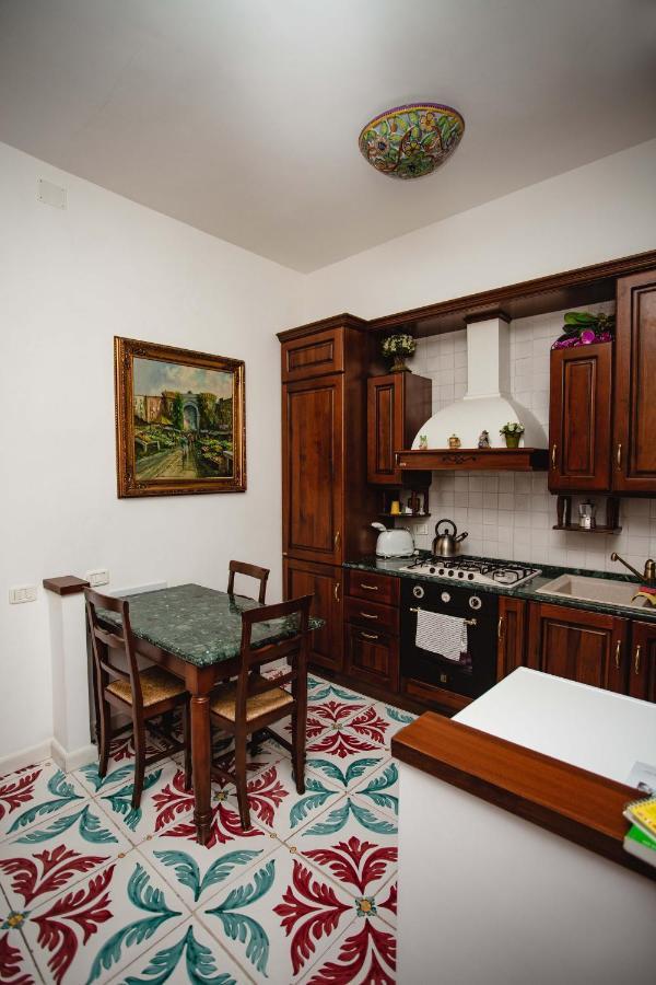 Delfini Trevi House Hotell Rom Exteriör bild