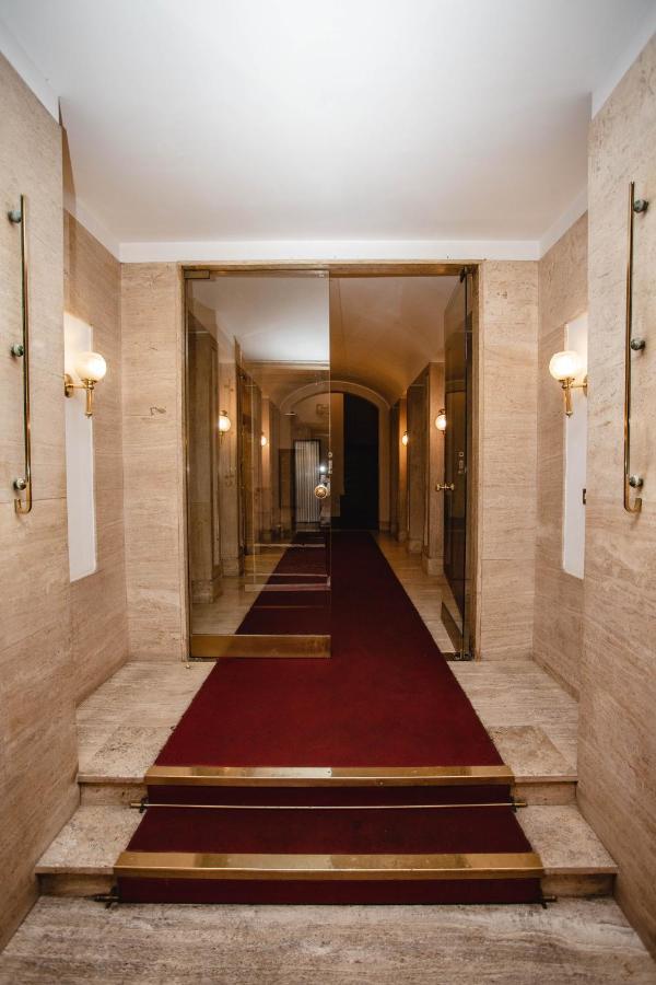 Delfini Trevi House Hotell Rom Exteriör bild